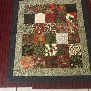 Christmas Patchwork Quilt with Floral Patterns